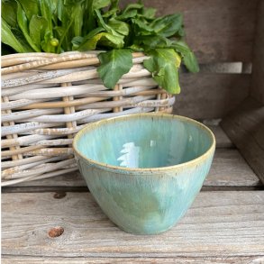 Morgenmadssk�l i smukke gr�nne nuancer.