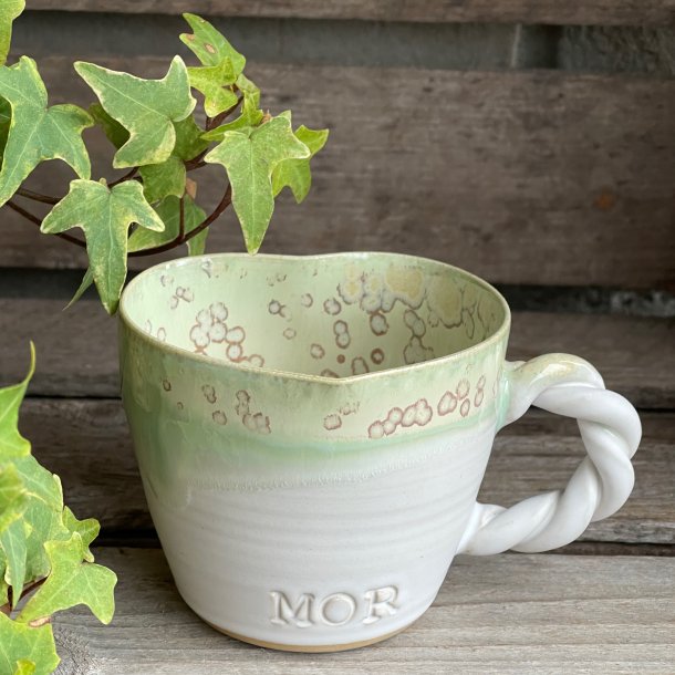 Mor kop med snoet hank, hvid med de smukke gr�nne krystaller